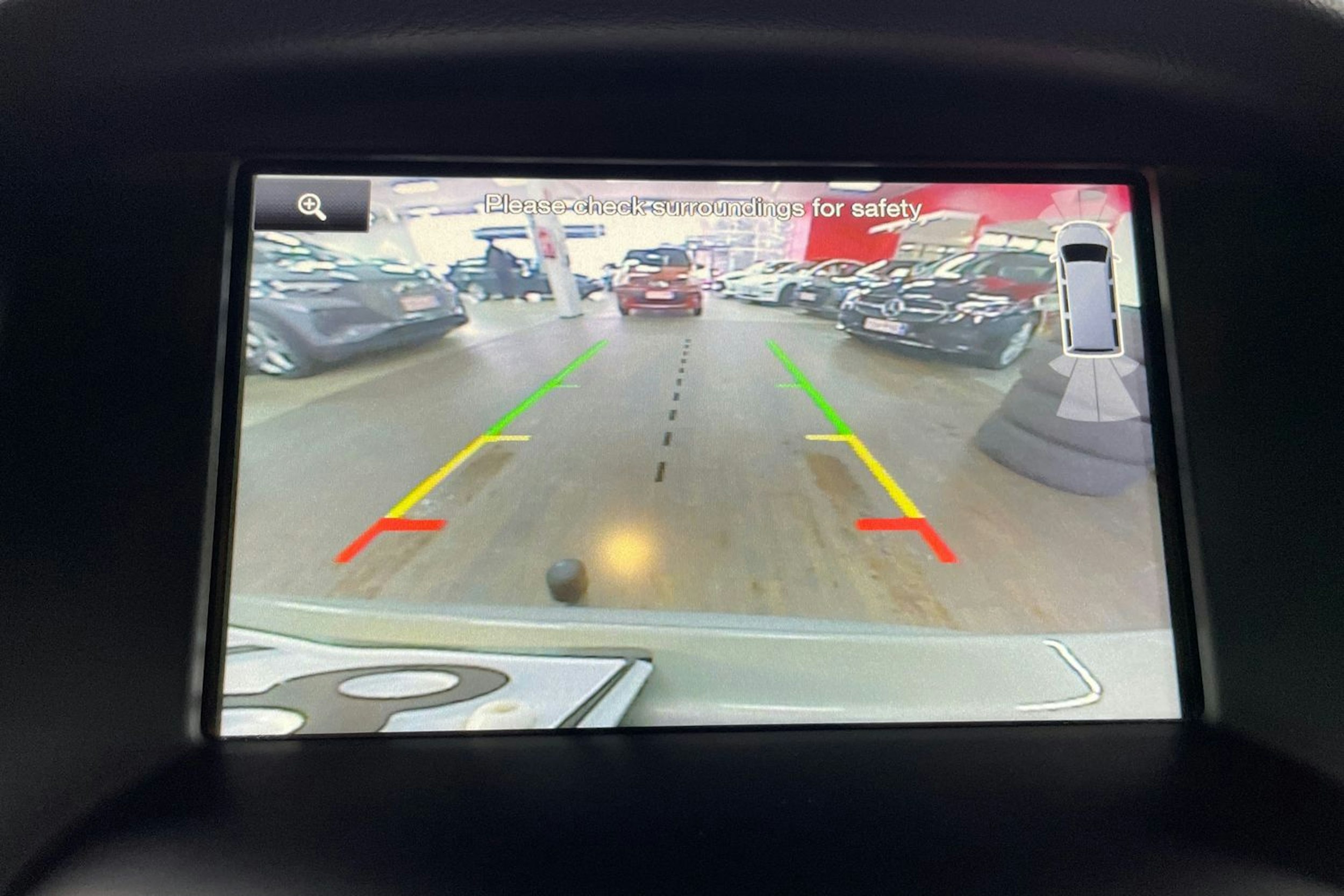 Harmaa Ford FOCUS 2016 kuva 18.