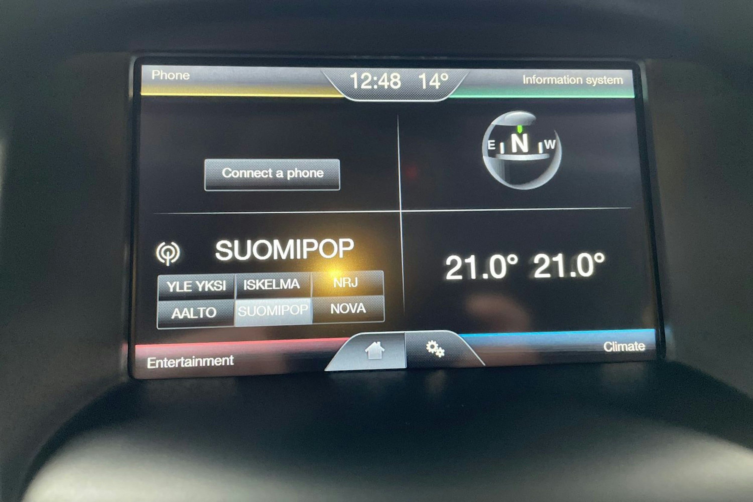 Harmaa Ford FOCUS 2016 kuva 19.