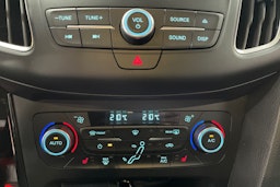 Harmaa Ford FOCUS 2016 kuva 20.