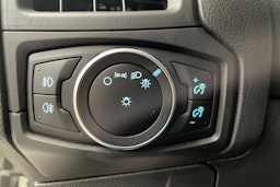 Harmaa Ford FOCUS 2016 kuva 24.