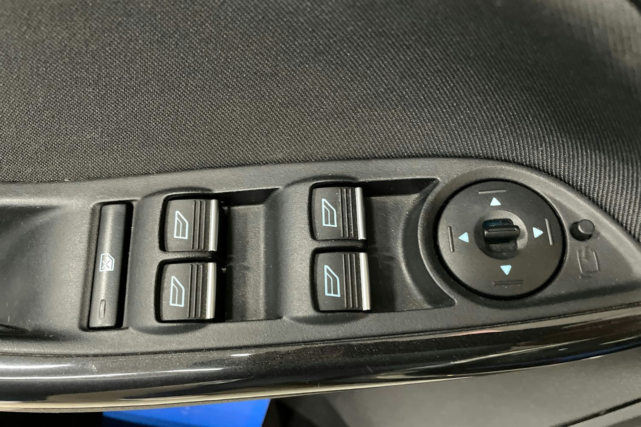 Harmaa Ford FOCUS 2016 kuva 25.