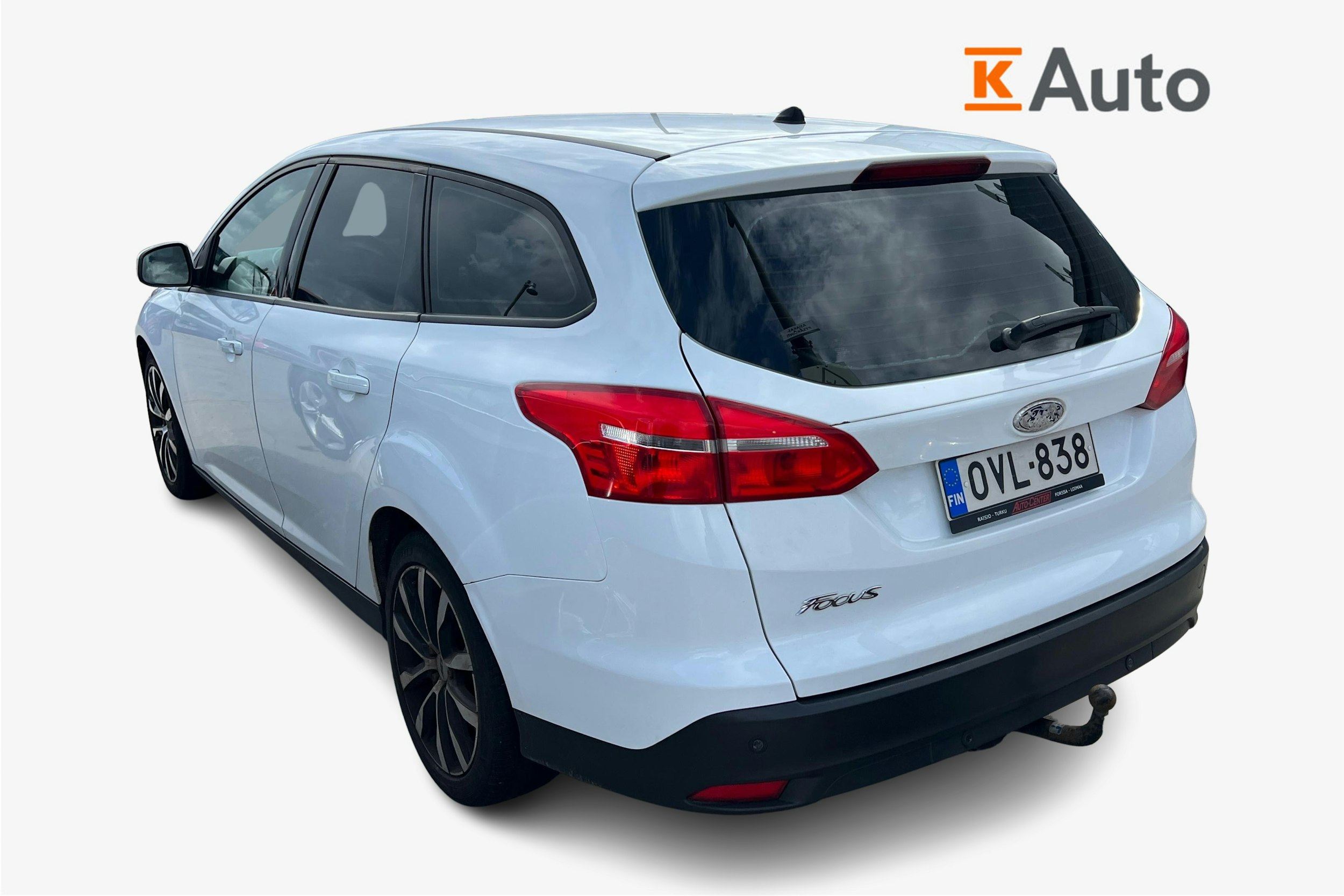 valkoinen Ford Focus 2016 kuva 2.
