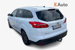 valkoinen Ford Focus 2016 kuva 2.