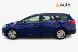 sininen Ford Focus 2016 kuva 6.