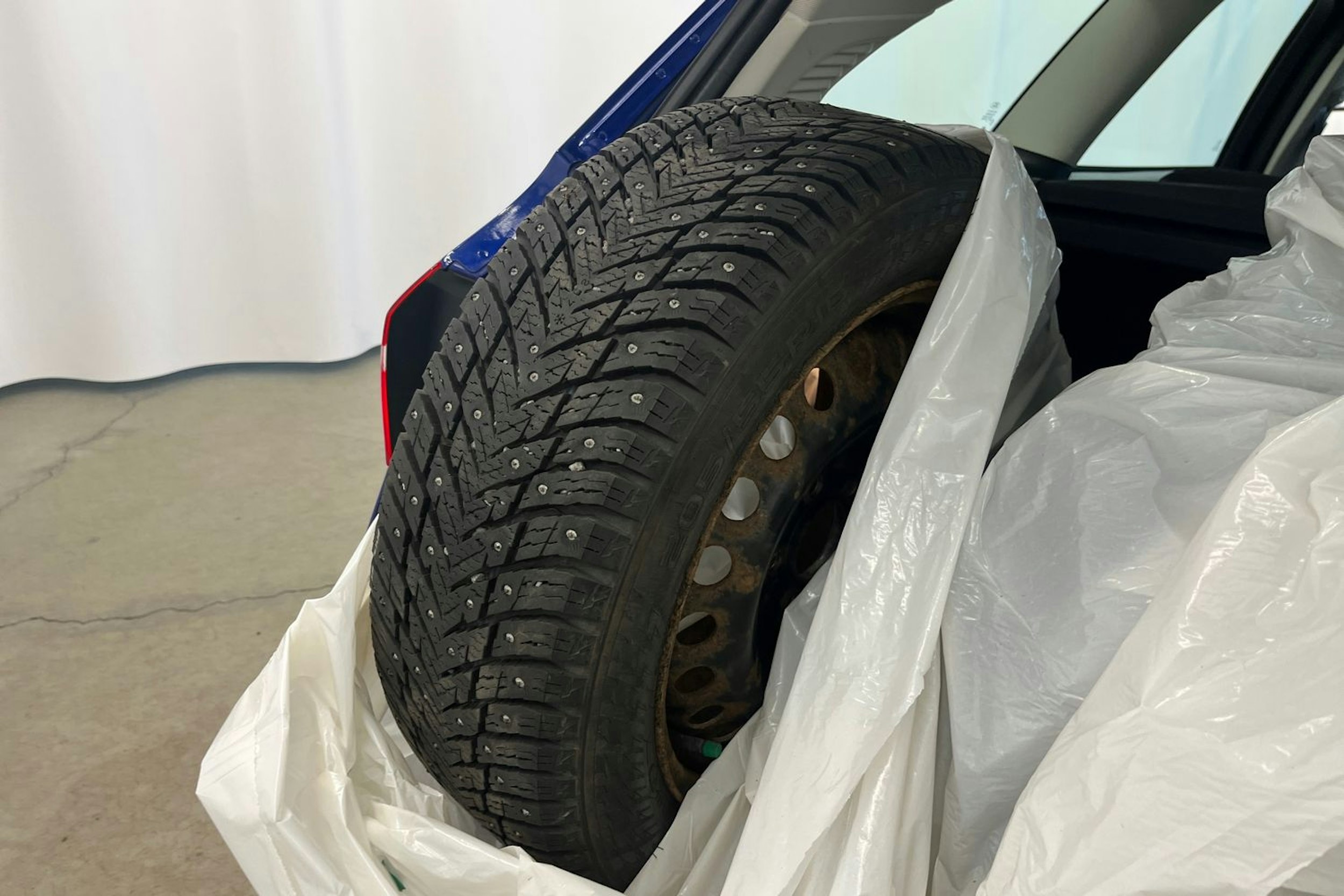 sininen Ford Focus 2016 kuva 13.