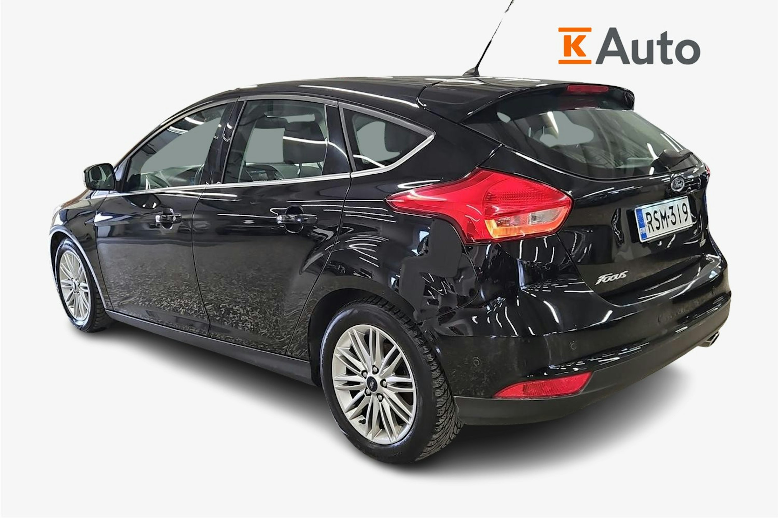 Musta Ford FOCUS 2016 kuva 2.