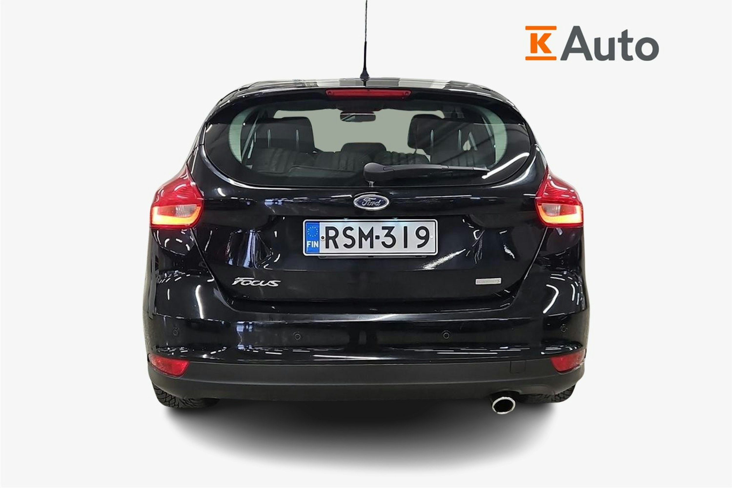 Musta Ford FOCUS 2016 kuva 3.