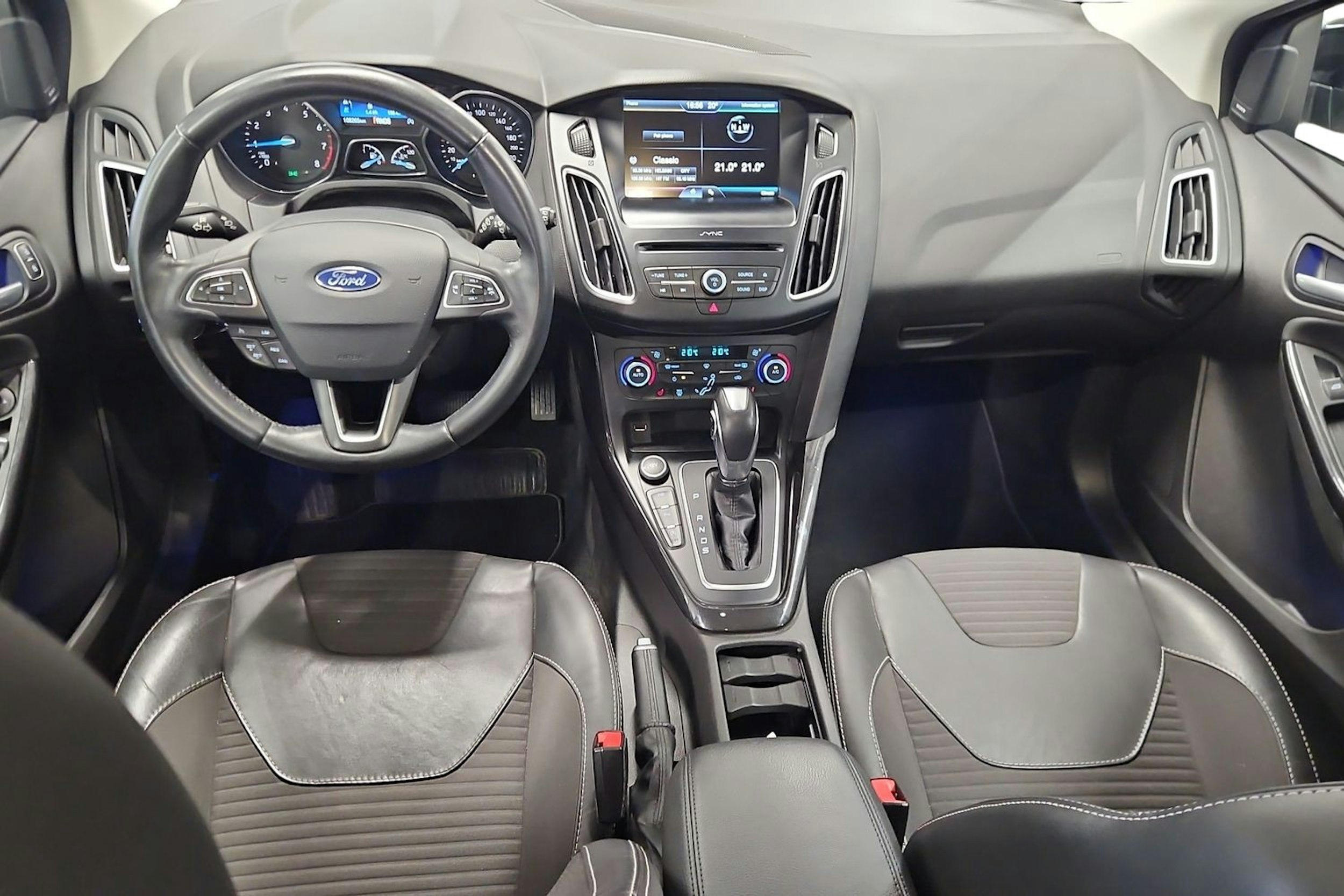 Musta Ford FOCUS 2016 kuva 9.