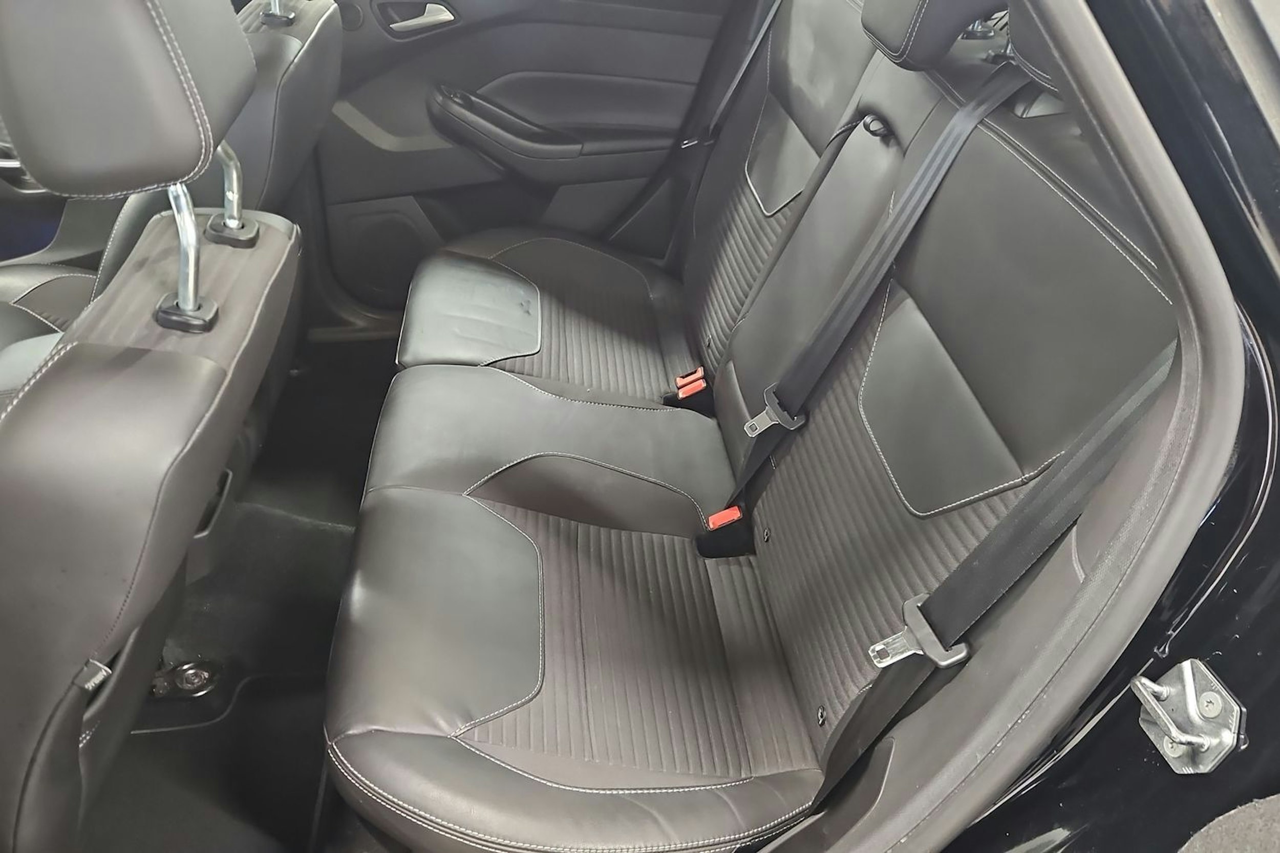 Musta Ford FOCUS 2016 kuva 10.