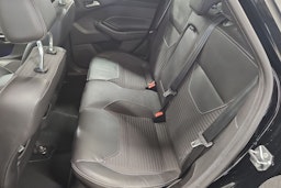 Musta Ford FOCUS 2016 kuva 10.