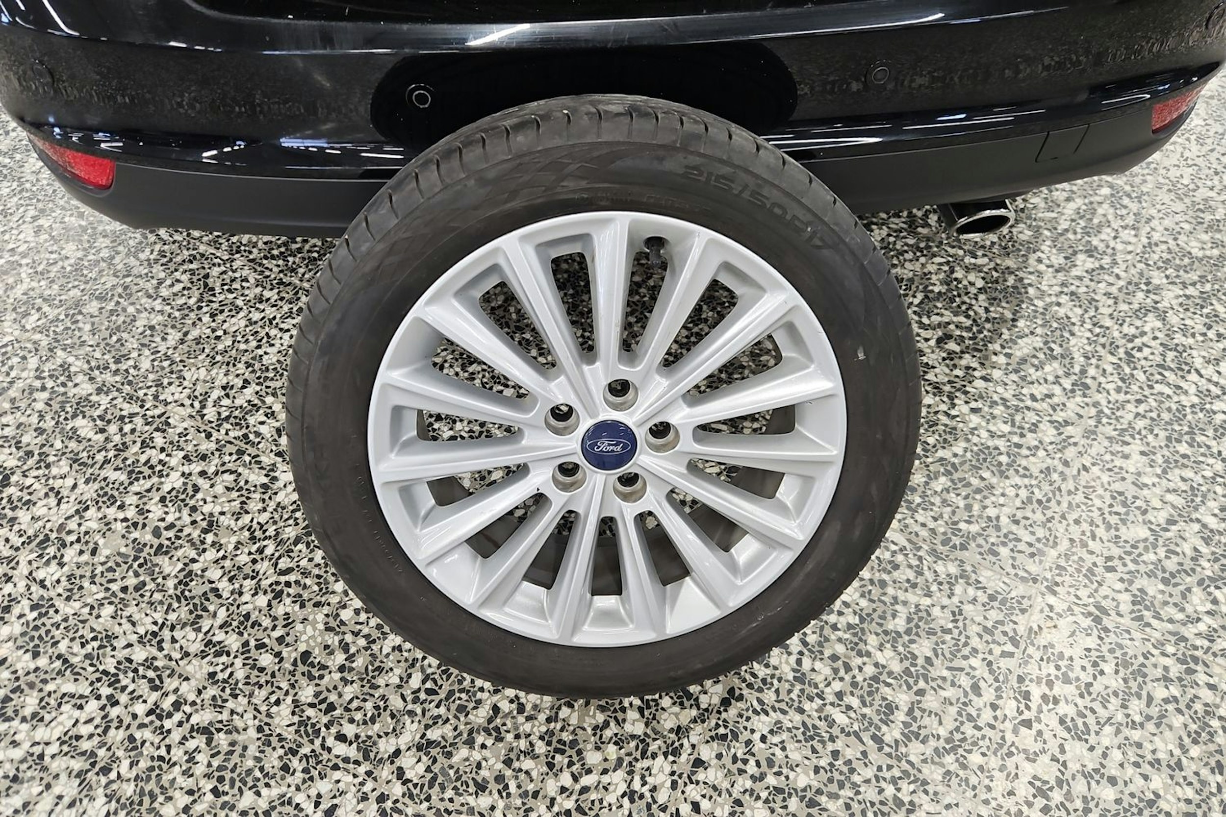 Musta Ford FOCUS 2016 kuva 13.