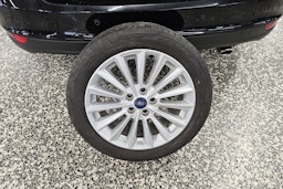 Musta Ford FOCUS 2016 kuva 13.