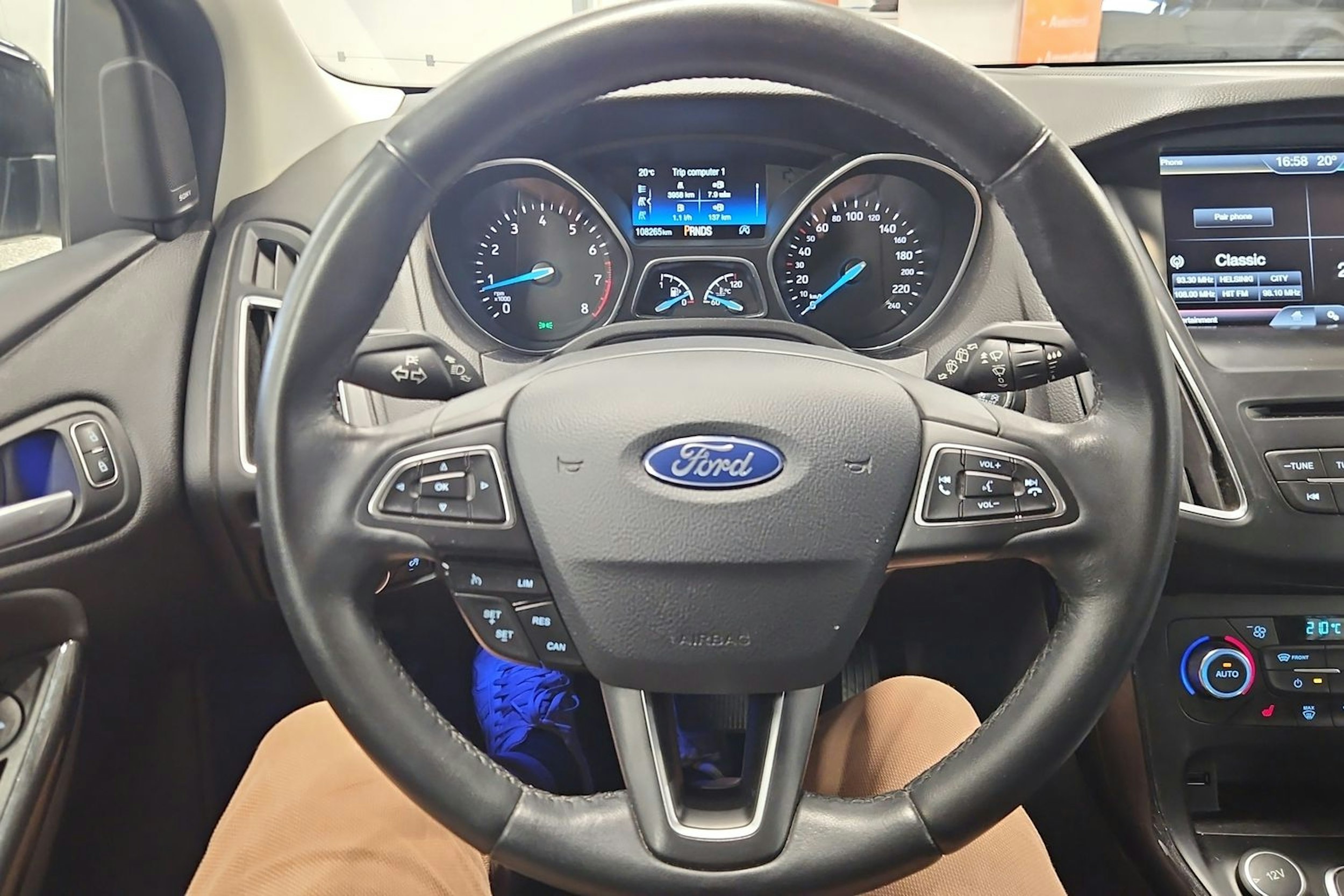 Musta Ford FOCUS 2016 kuva 14.