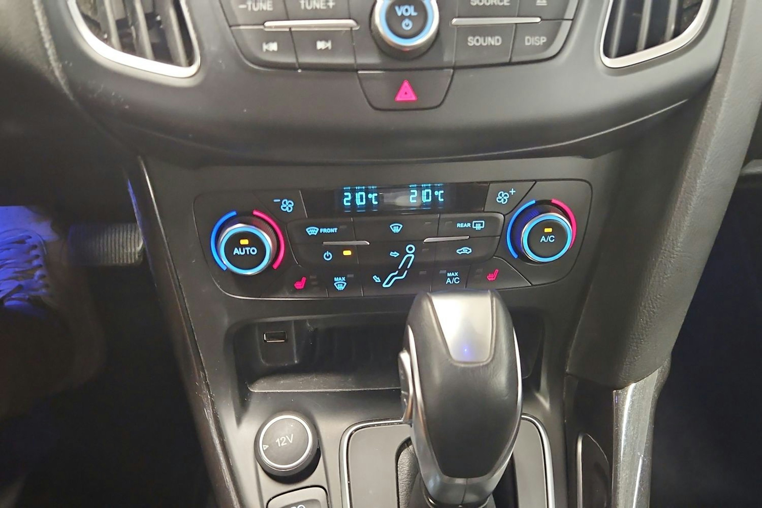 Musta Ford FOCUS 2016 kuva 17.