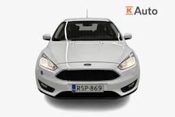 valkoinen Ford Focus 2016 kuva 4.