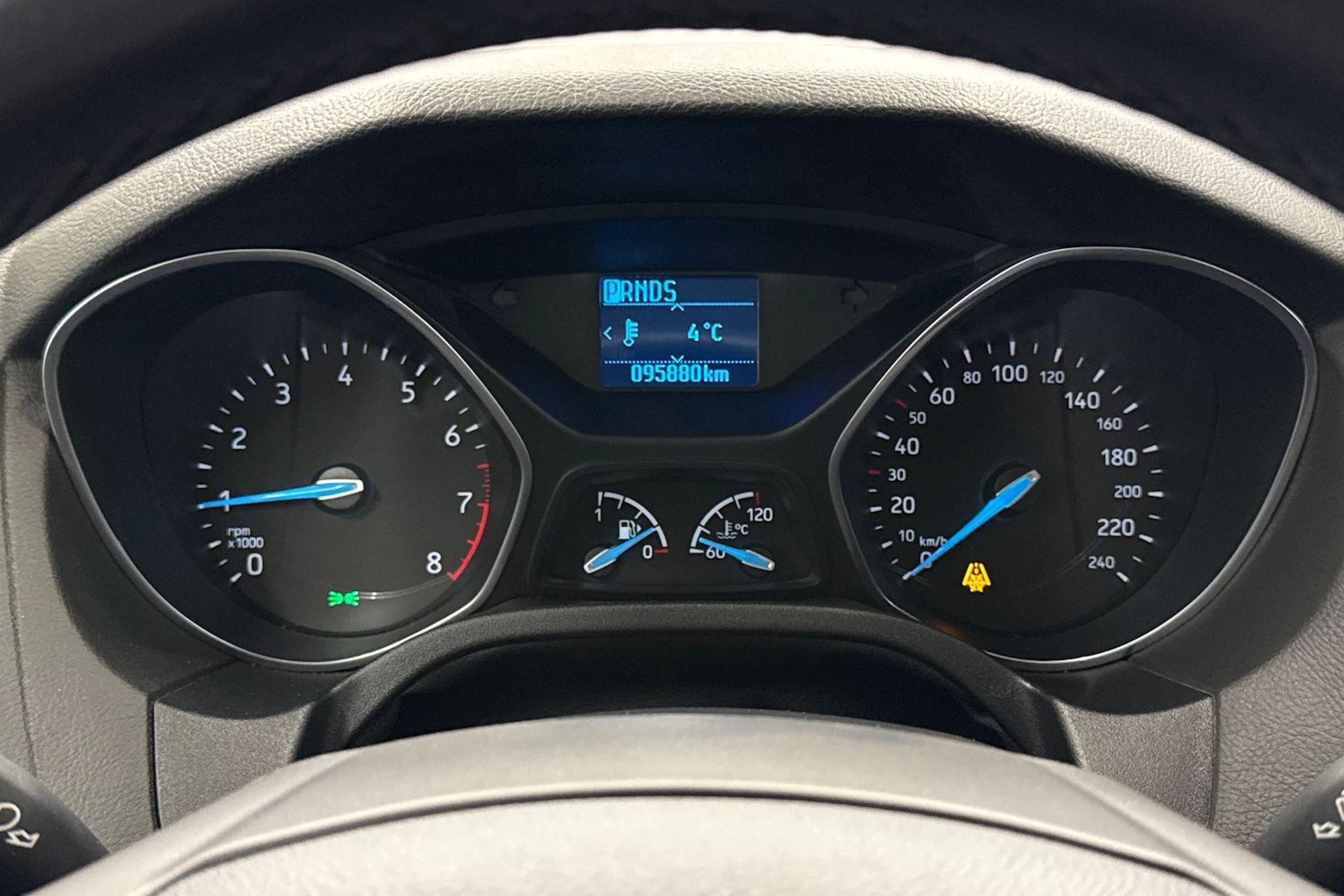 valkoinen Ford Focus 2016 kuva 14.