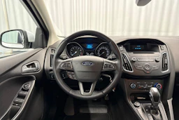 valkoinen Ford Focus 2016 kuva 21.