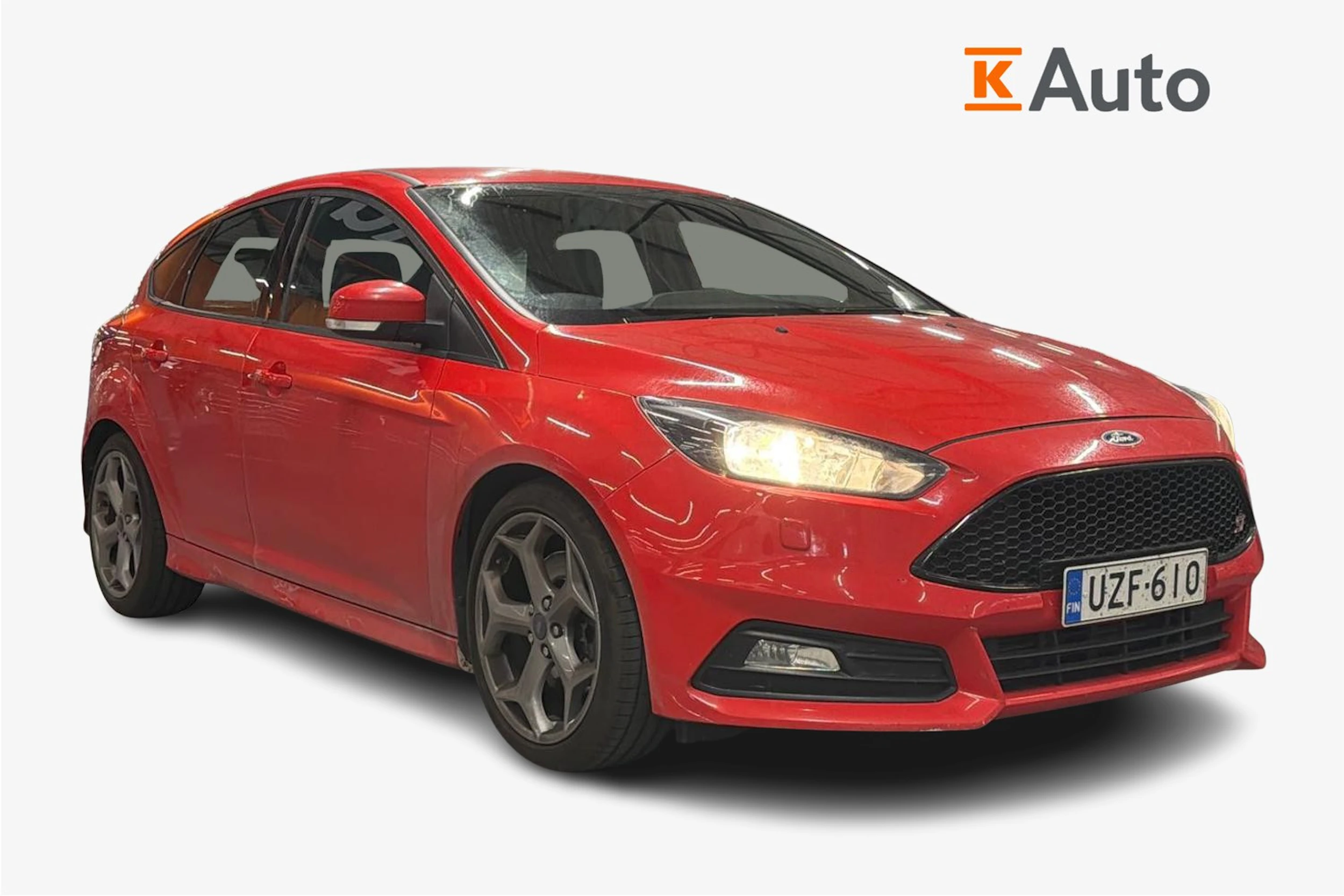 punainen Ford Focus 2016 kuva 1.