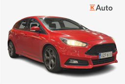punainen Ford Focus 2016 kuva 1.