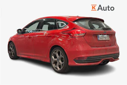 punainen Ford Focus 2016 kuva 2.