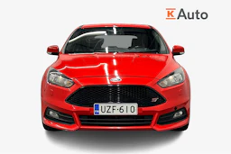 punainen Ford Focus 2016 kuva 4.