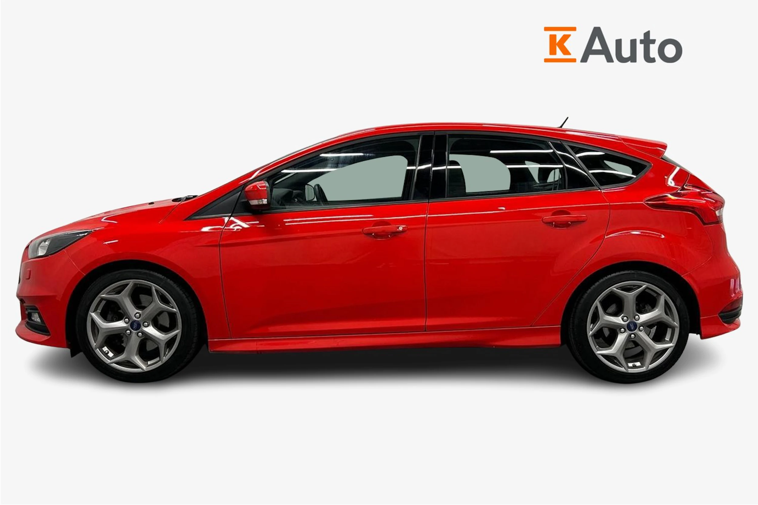 punainen Ford Focus 2016 kuva 5.