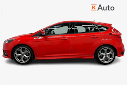 punainen Ford Focus 2016 kuva 5.