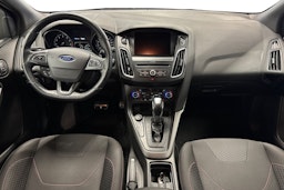 sininen Ford Focus 2016 kuva 9.
