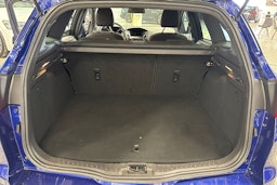 sininen Ford Focus 2016 kuva 28.