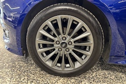 sininen Ford Focus 2016 kuva 29.