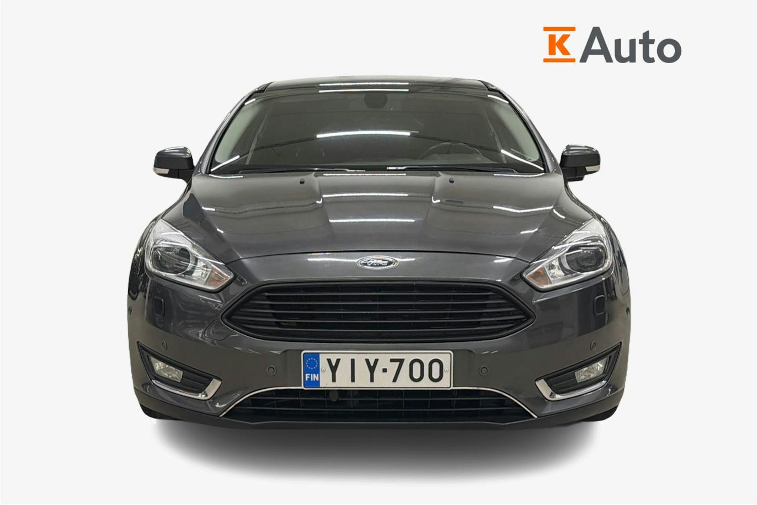 harmaa Ford Focus 2016 kuva 5.
