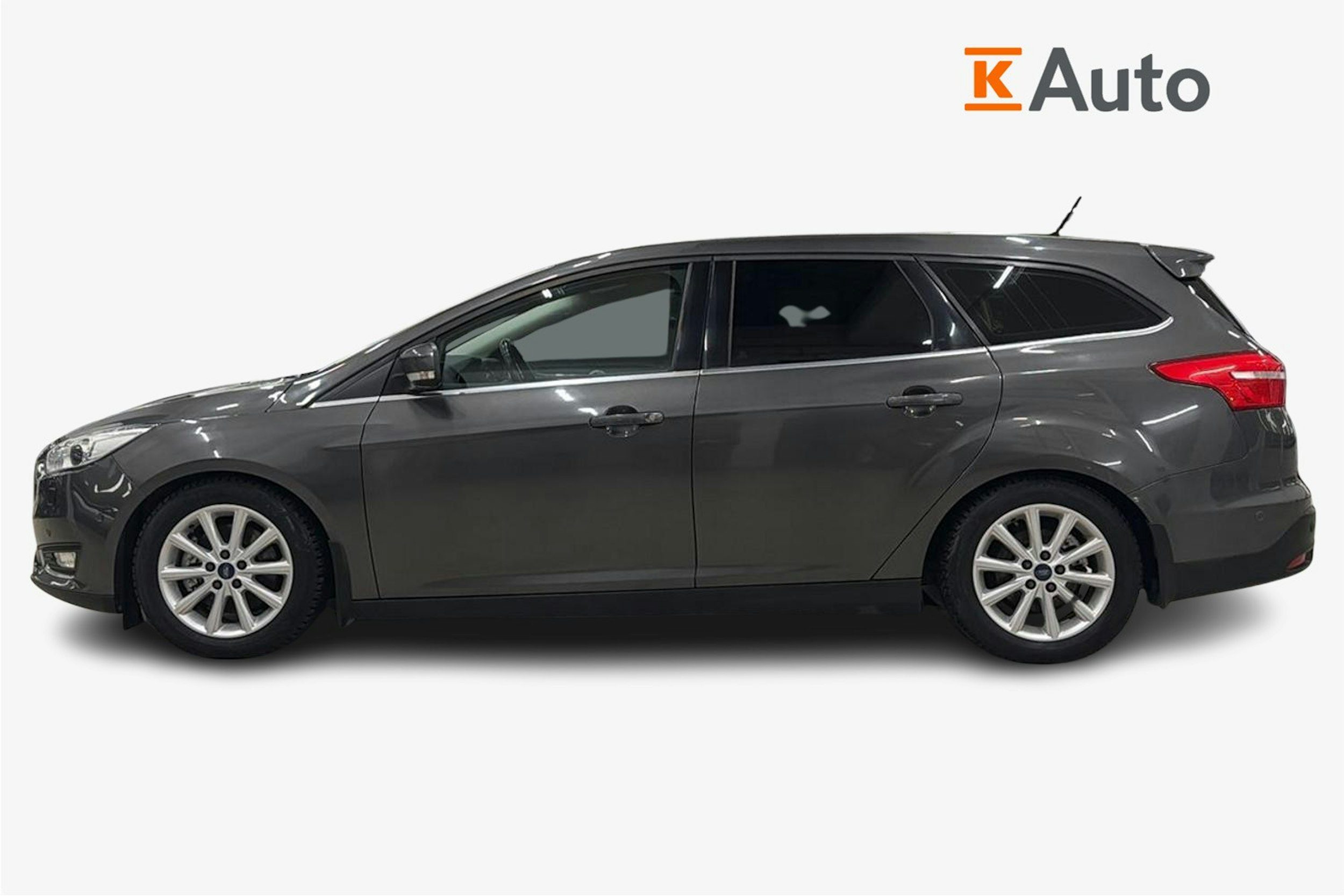 harmaa Ford Focus 2016 kuva 6.