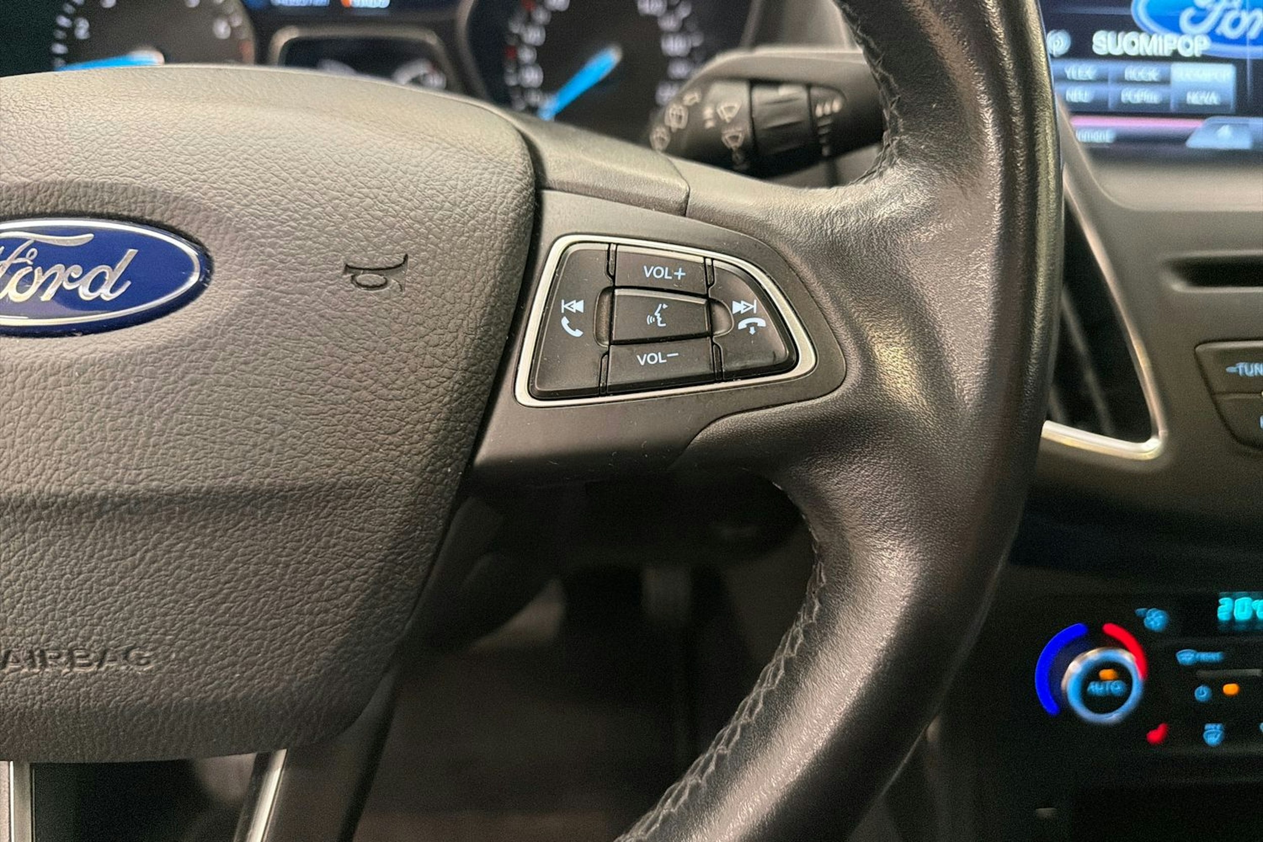 harmaa Ford Focus 2016 kuva 15.