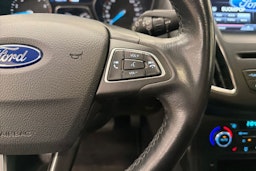 harmaa Ford Focus 2016 kuva 15.