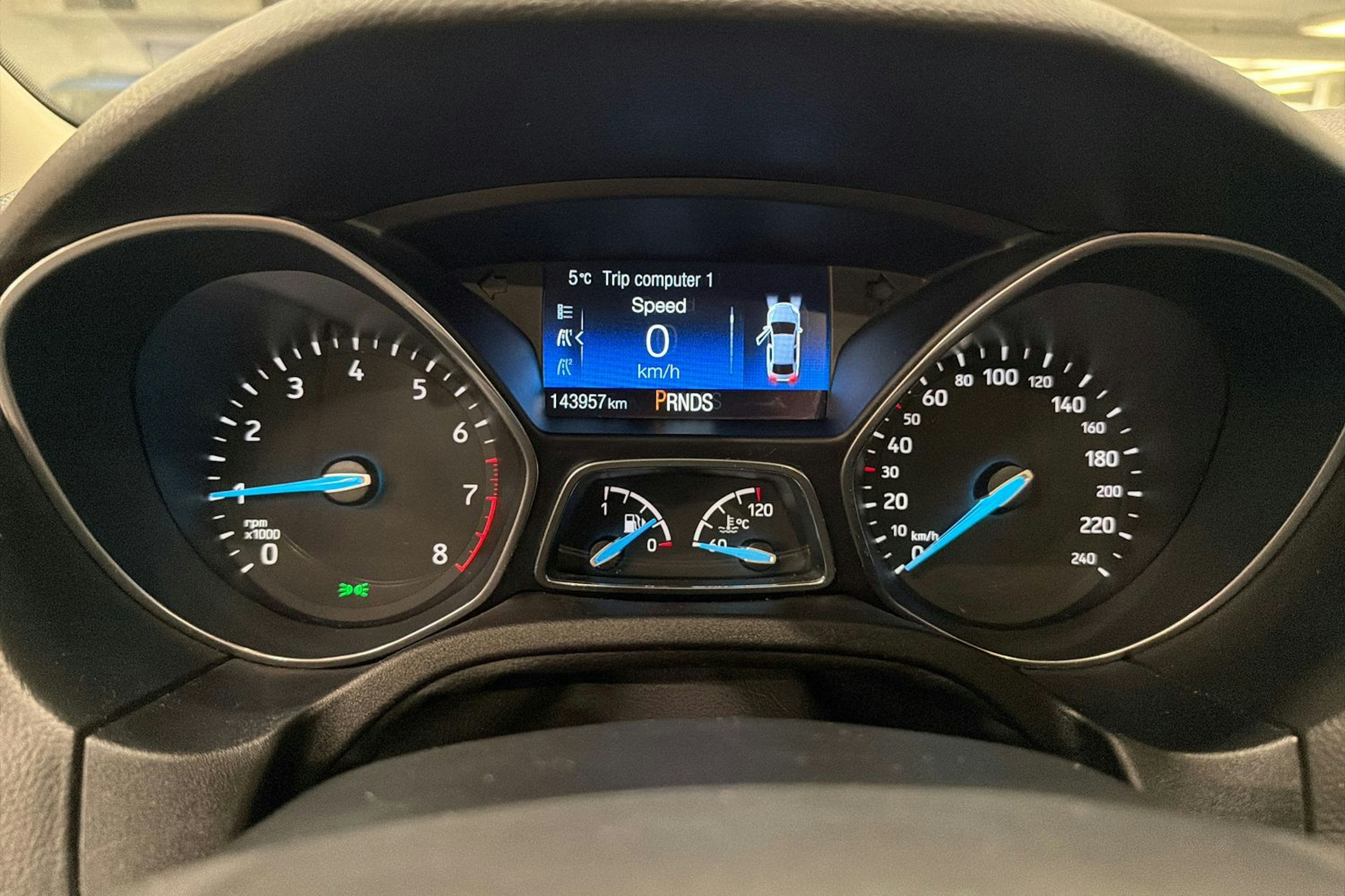 harmaa Ford Focus 2016 kuva 16.