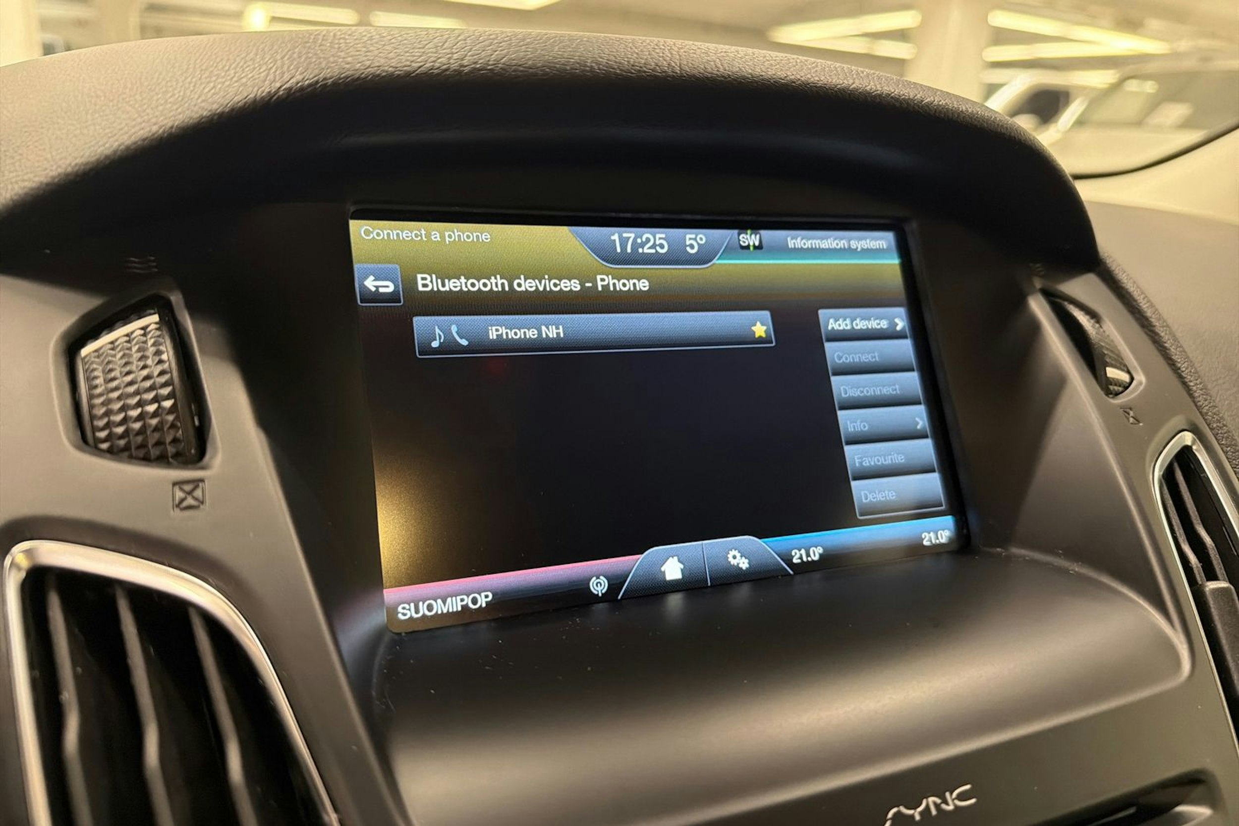 harmaa Ford Focus 2016 kuva 19.