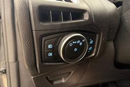 harmaa Ford Focus 2016 kuva 22.