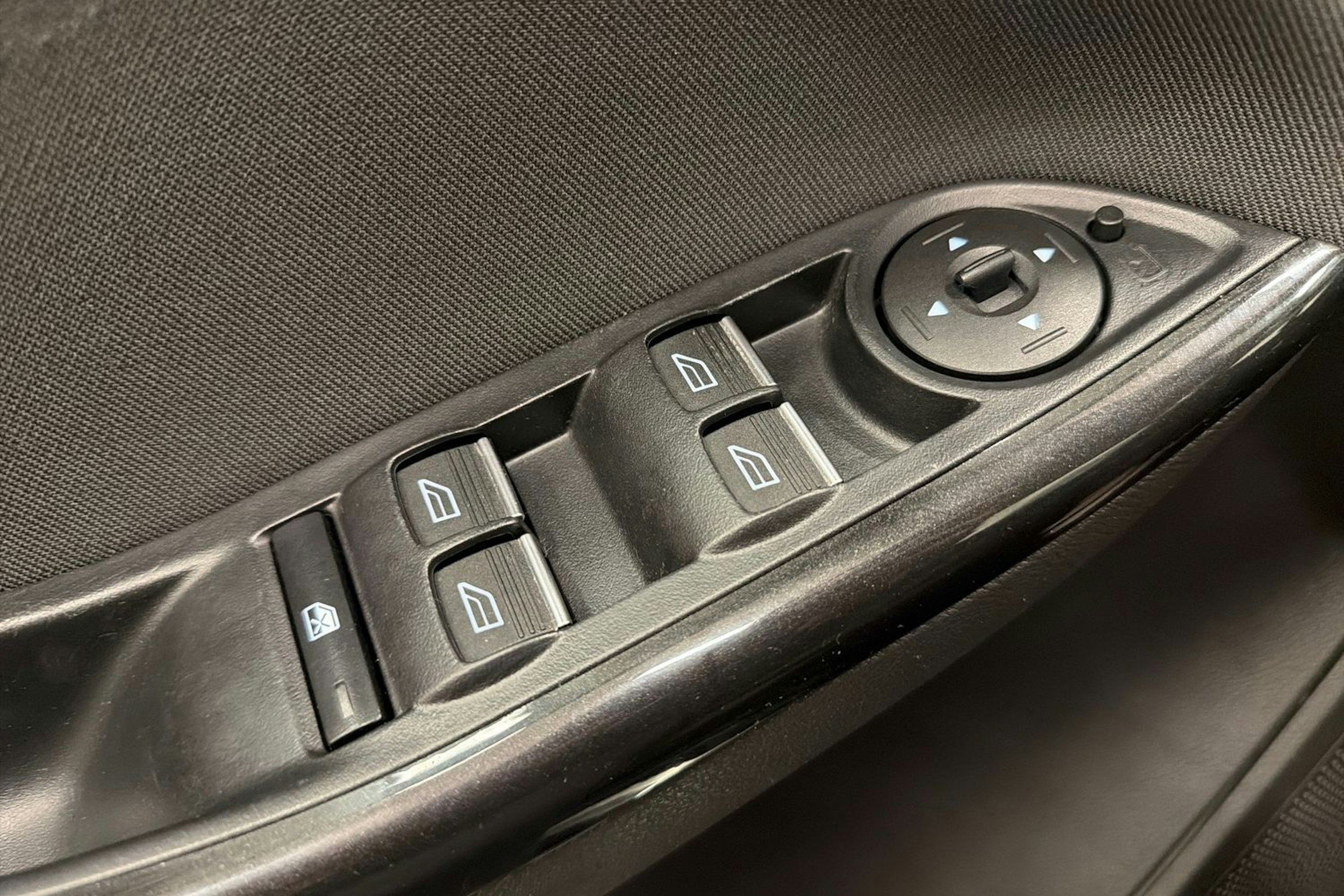 harmaa Ford Focus 2016 kuva 23.