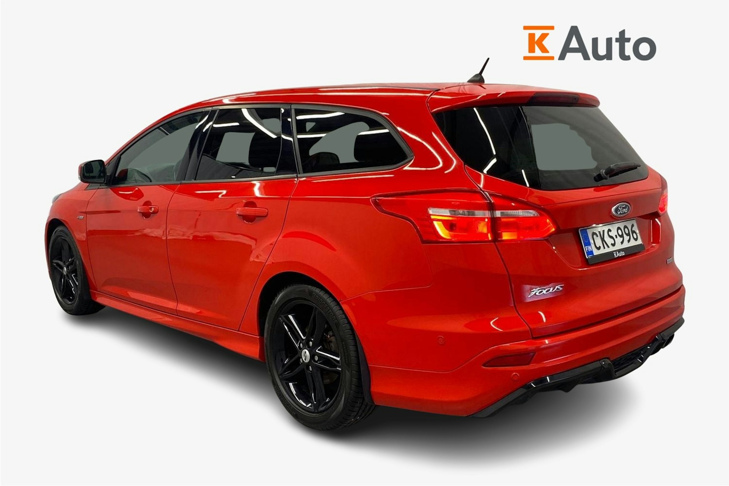 punainen Ford Focus 2017 kuva 2.