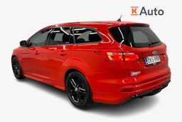 punainen Ford Focus 2017 kuva 2.