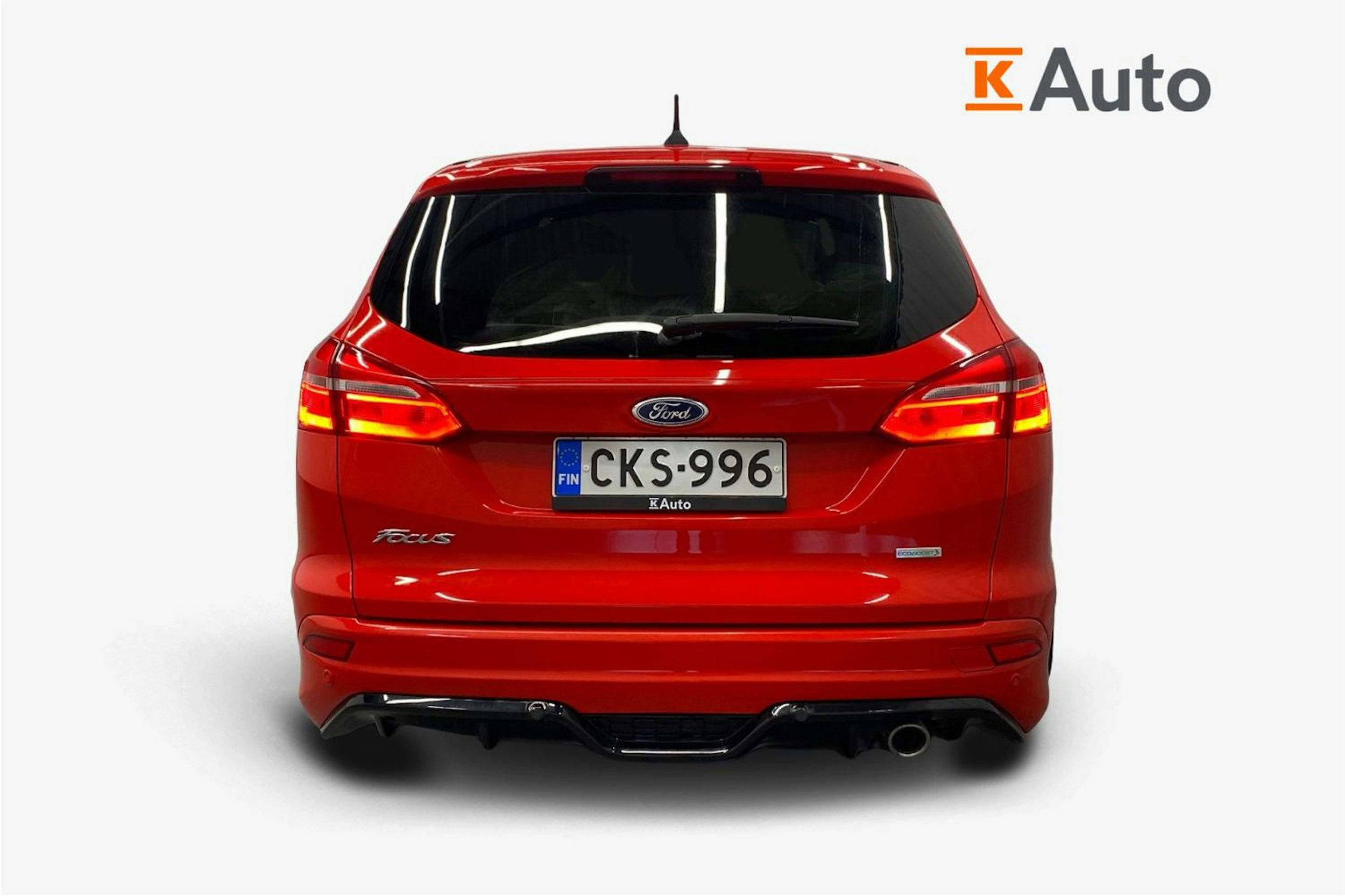 punainen Ford Focus 2017 kuva 3.
