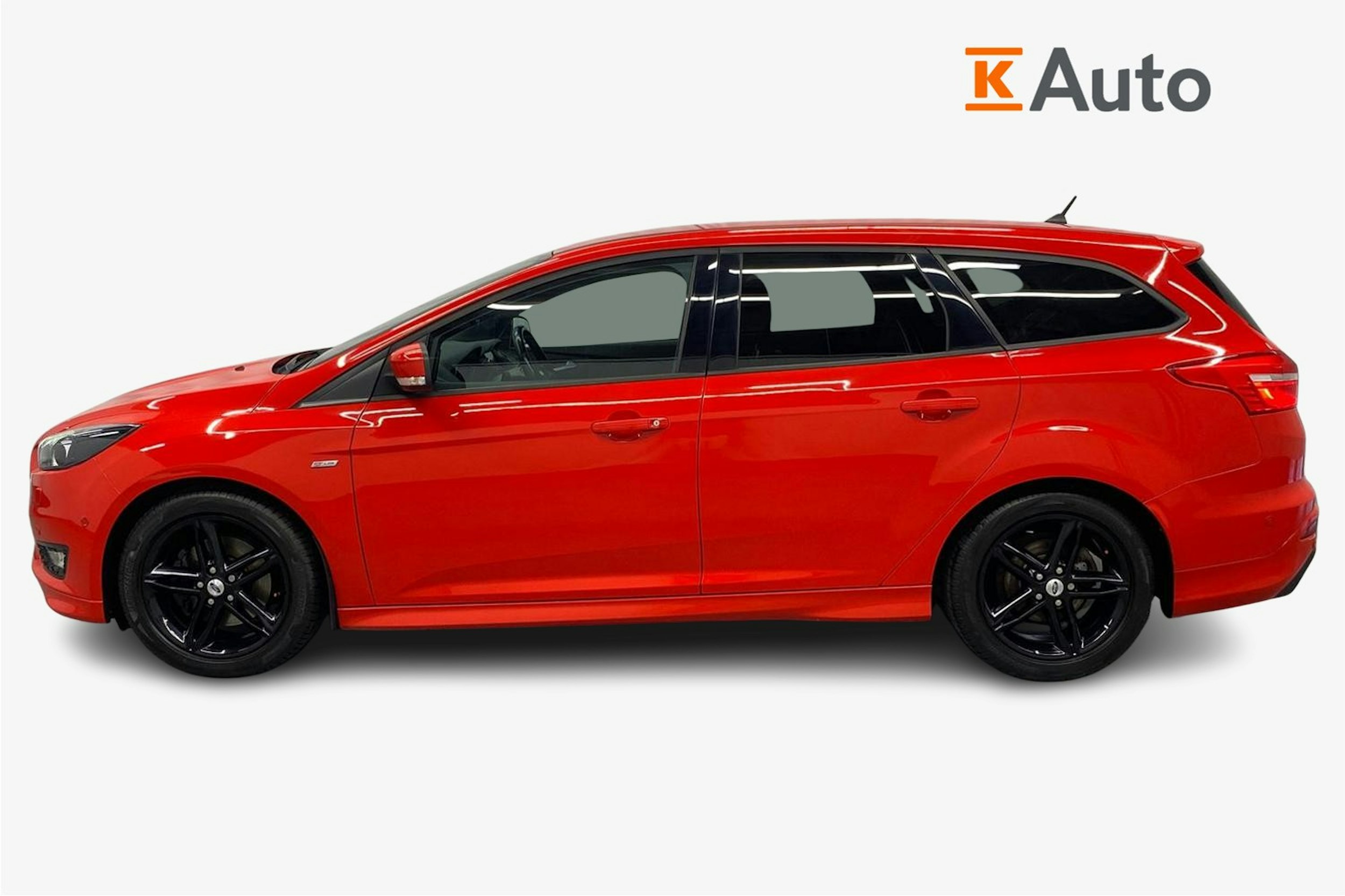 punainen Ford Focus 2017 kuva 6.