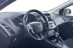 harmaa Ford Focus 2017 kuva 3.