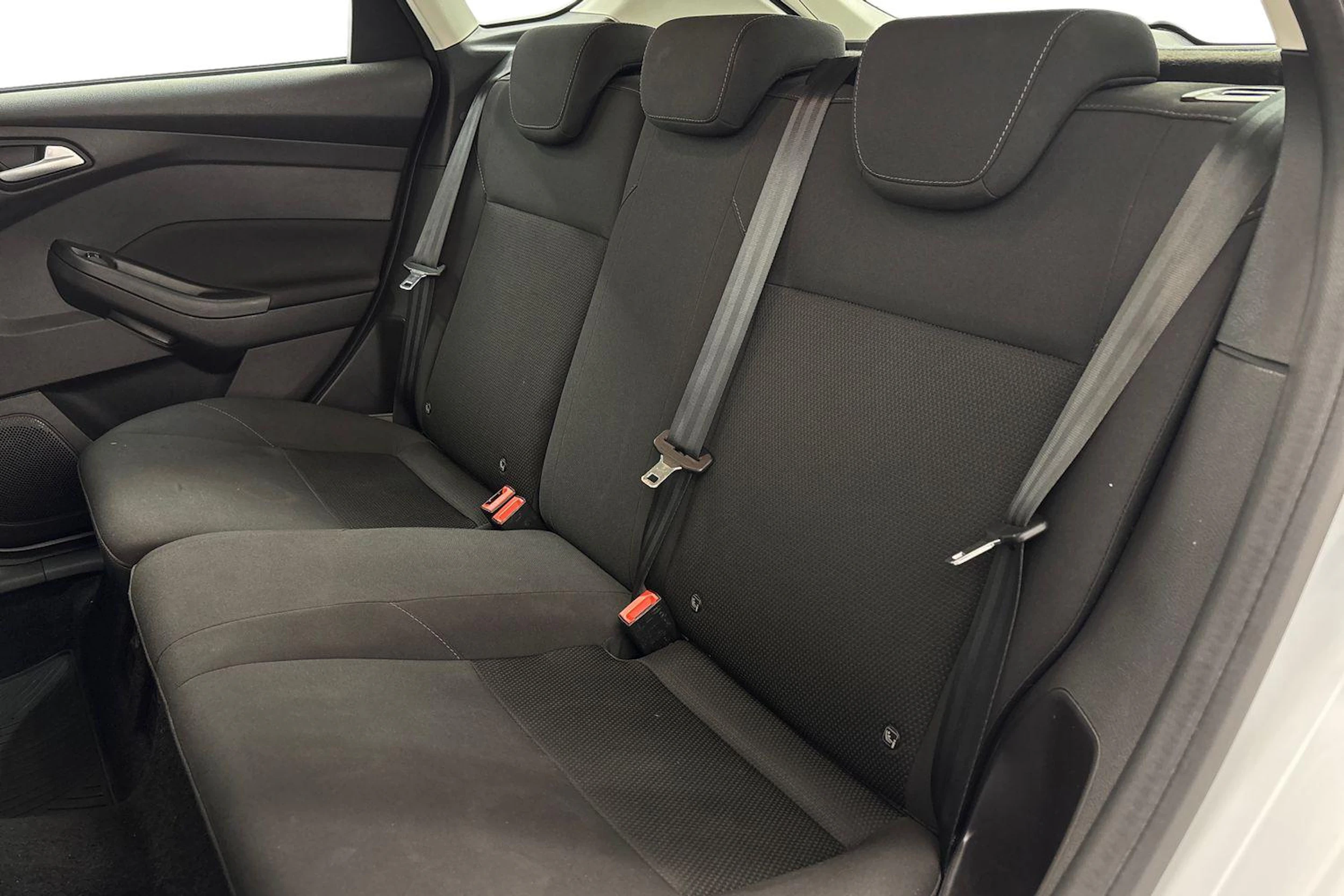 Valkoinen Ford FOCUS 2017 kuva 8.