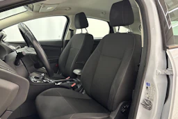 Valkoinen Ford FOCUS 2017 kuva 11.