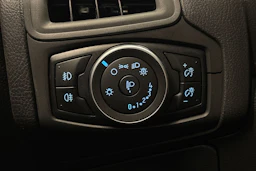Valkoinen Ford FOCUS 2017 kuva 15.