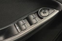 Valkoinen Ford FOCUS 2017 kuva 16.