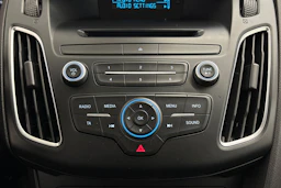 Valkoinen Ford FOCUS 2017 kuva 18.
