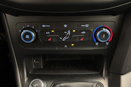 Valkoinen Ford FOCUS 2017 kuva 19.