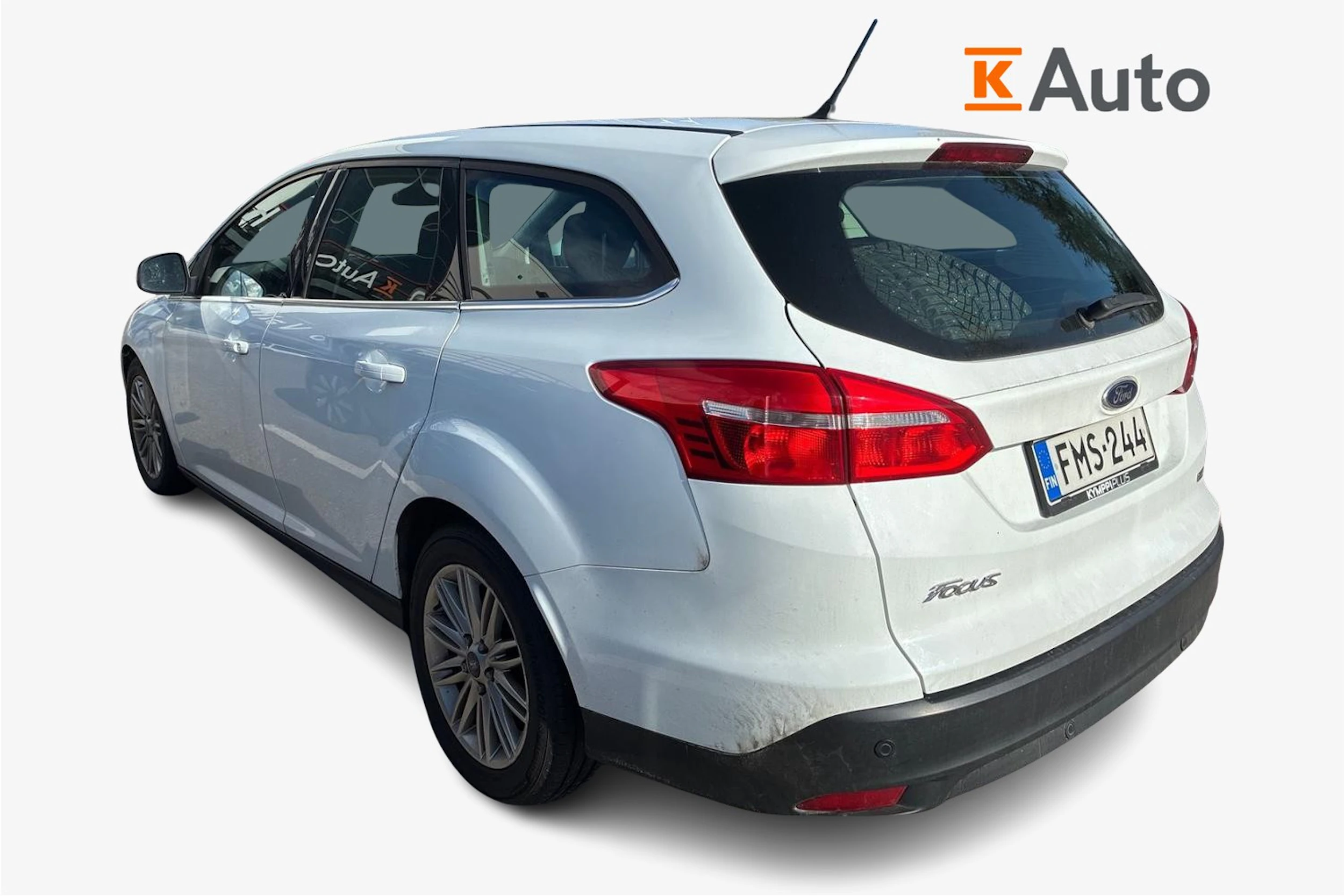 valkoinen Ford Focus 2017 kuva 2.